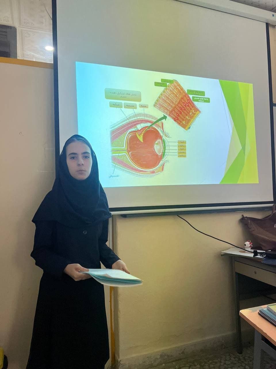 اجرای کارگاه زیست و ارائه پاور پوینت توسط دانش آموزان