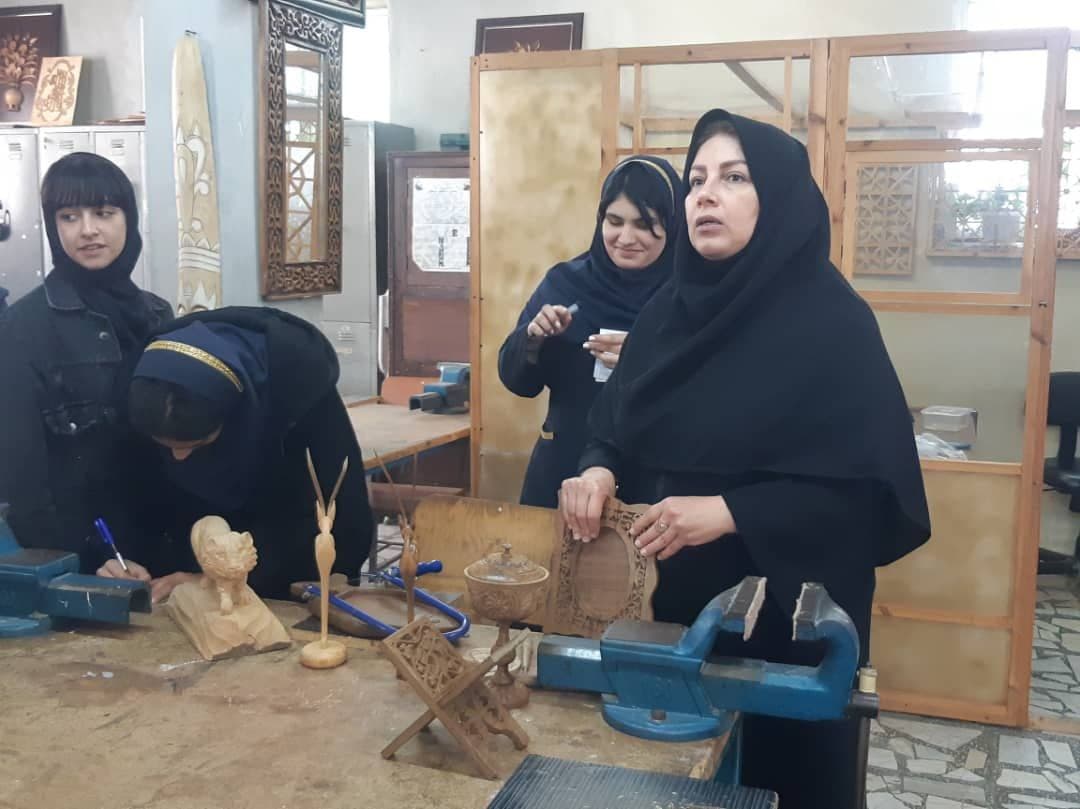 بازدید از کارگاه فنی و حرفه ای در حوزه چوب ،آشپزی ،کالای برقی و صنایع دستی بهار ۱۴۰۴